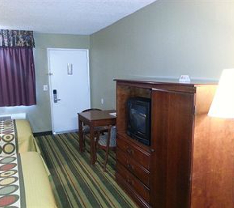 Super 8 by Wyndham Ridgecrest - Ridgecrest, CA