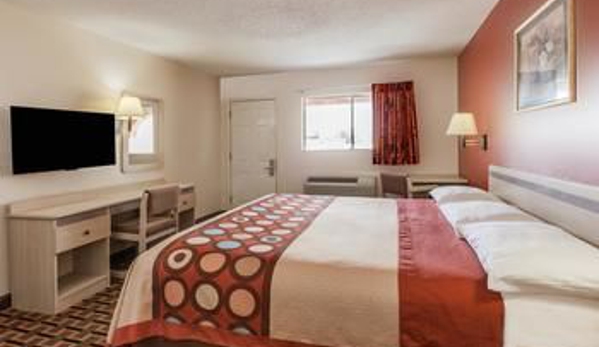 Super 8 by Wyndham Athens TX - Athens, TX