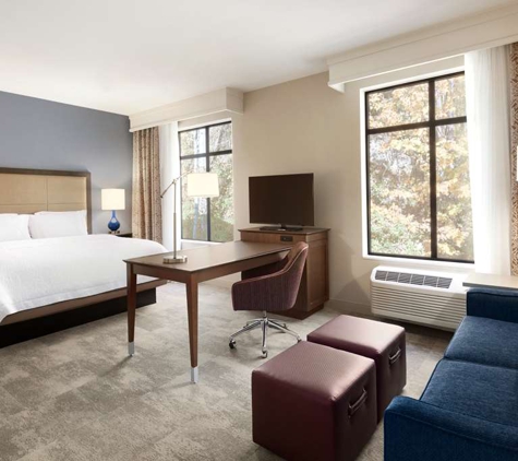 Hampton Inn & Suites Seattle/Renton - Renton, WA