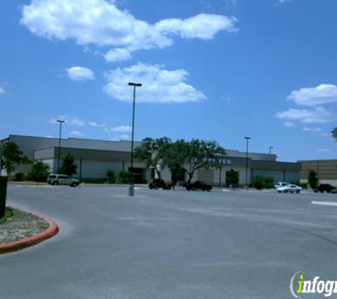 Ice & Golf Center at Northwoods - San Antonio, TX