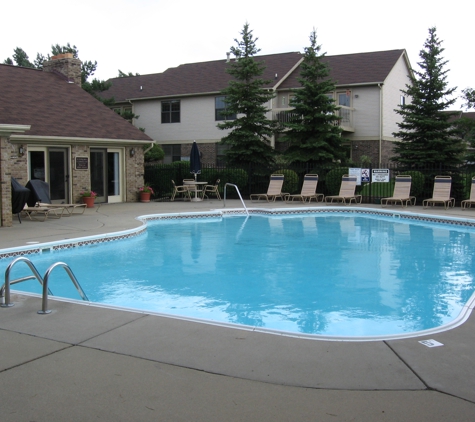 Rolling Hills Apartments - Lapeer, MI