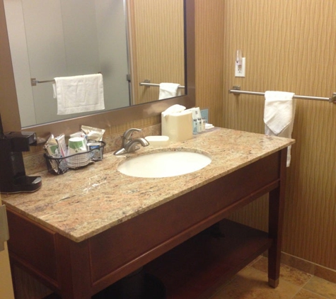 Hampton Inn & Suites Grand Forks - Grand Forks, ND