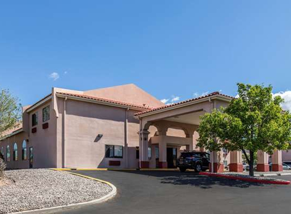 Quality Inn & Suites Albuquerque North Near Balloon Fiesta Park - Albuquerque, NM