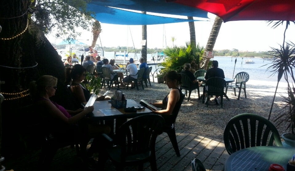 Miss Vicki's On the River - Holiday, FL