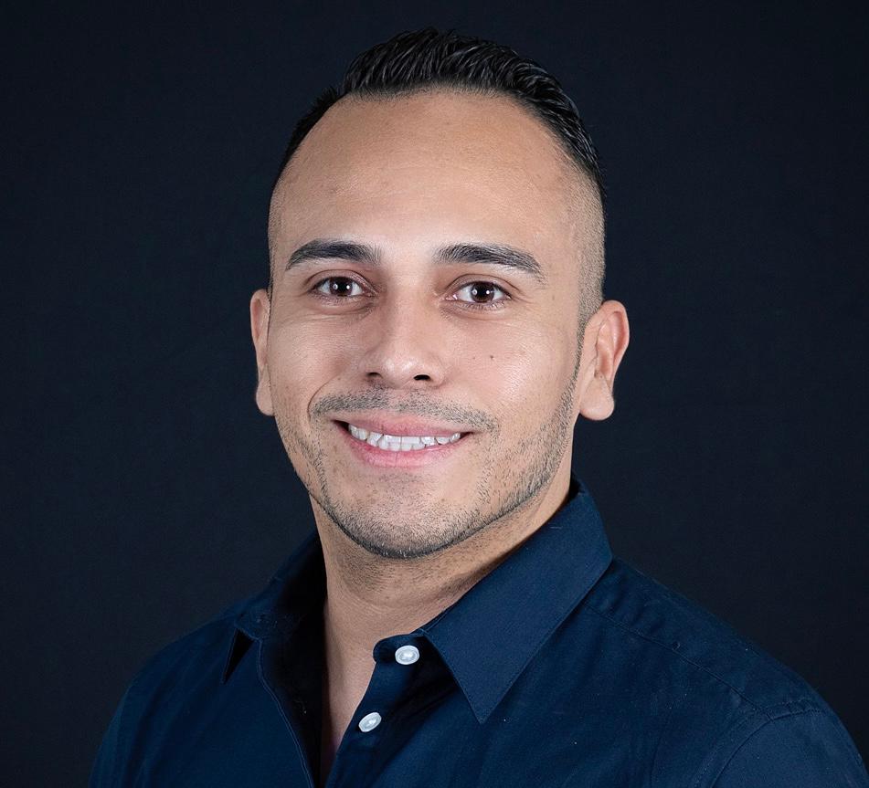 Gustavo Lopez Raya Realtor Glo Vegas Realty With Realty One 8945 W ...