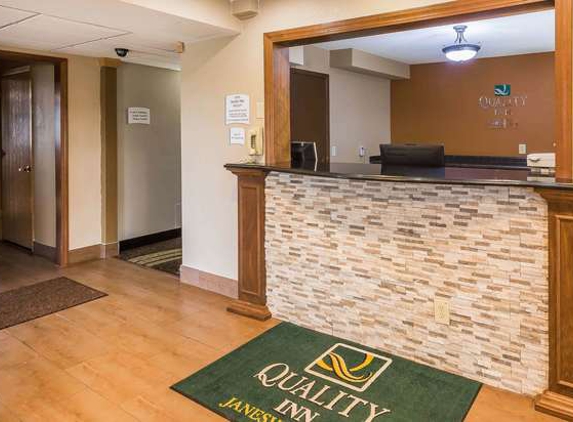 Quality Inn - Janesville, WI