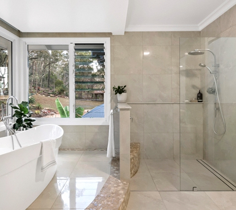 Bradnam's Windows & Doors - Ashmore, QLD. Frameless Fixed Shower Screen