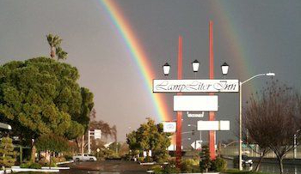 Lamp Liter Inn - Visalia, CA