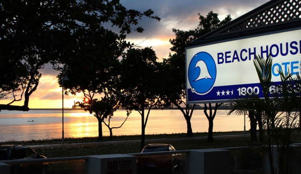 Beach House Motel - North Ward, QLD