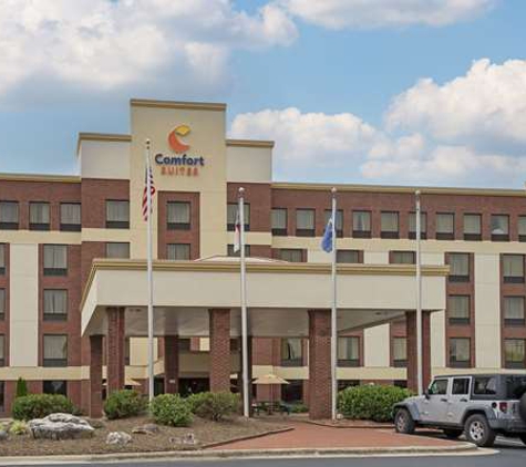 Comfort Suites Outlet Center - Asheville, NC