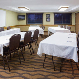 AmericInn Lodge & Suites of St. Cloud - Saint Cloud, MN