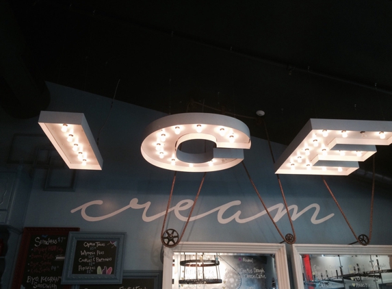 Hub Ice Cream Factory - Tucson, AZ