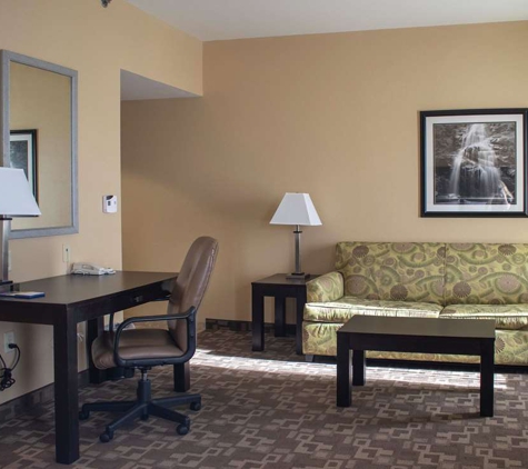 Hampton Inn & Suites-Knoxville/North I-75 - Knoxville, TN