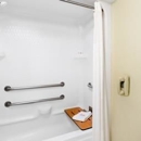 Days Inn & Suites by Wyndham Pocahontas - Hotels