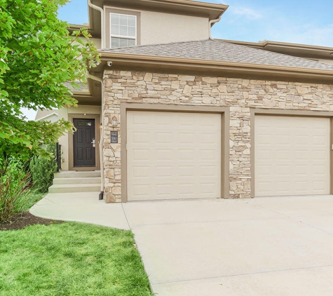 Prairie Pines Townhomes - Shawnee, KS