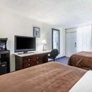 Days Inn and Suites by Wyndham Oxford - Motels