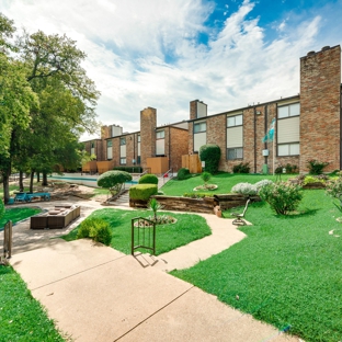 Spring Hollow Apartments - Dallas, TX