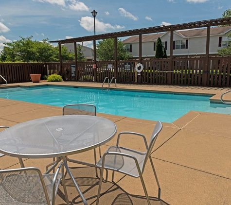 MeadowView Townhomes - Goshen, OH