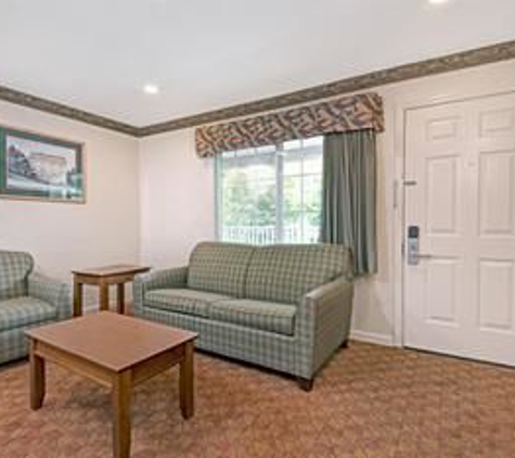 Days Inn by Wyndham Ridgefield - Ridgefield, CT