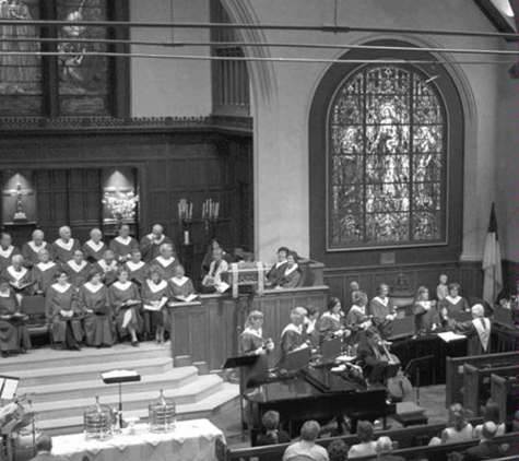 First Presbyterian Church of Lake Forest - Lake Forest, IL