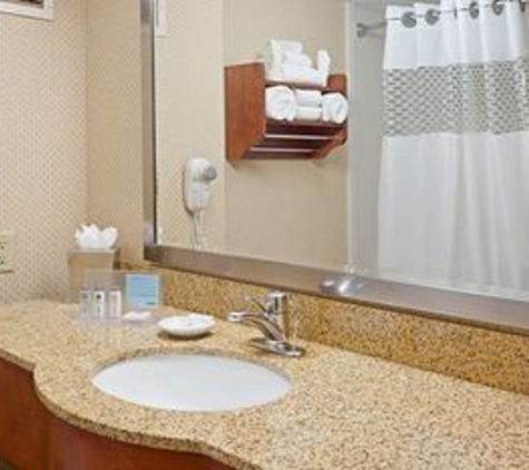 Hampton Inn Boston-Logan Airport - Revere, MA