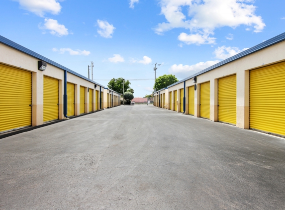 US Storage Centers - Hialeah, FL