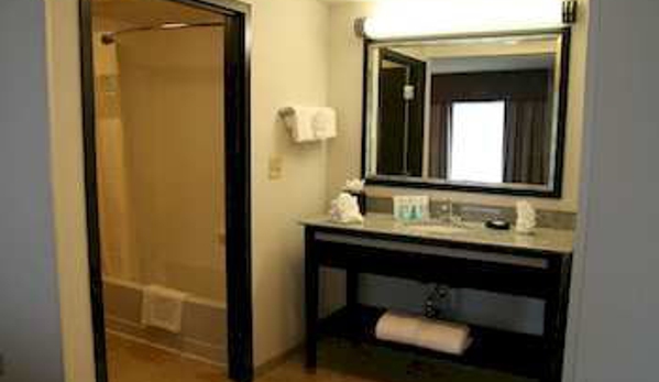 Hampton Inn - Romulus, MI