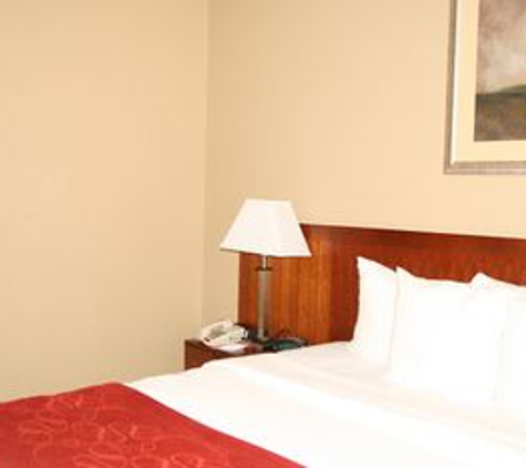 Baymont Inn & Suites - Colorado Springs, CO