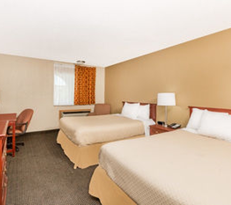 Days Inn by Wyndham West Des Moines - West Des Moines, IA