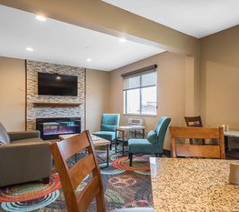 Quality Inn - Janesville, WI