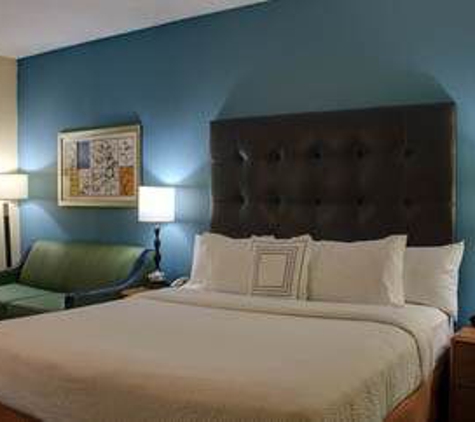 Fairfield Inn & Suites - Dallas, TX