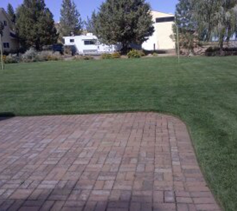 Villanueva Lawn Care Solutions - Bend, OR