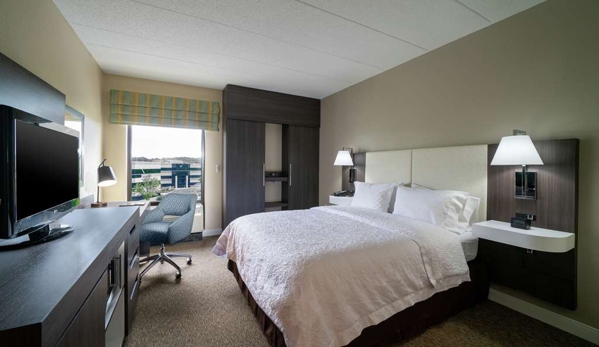 Hampton Inn & Suites Valley Forge/Oaks - Phoenixville, PA