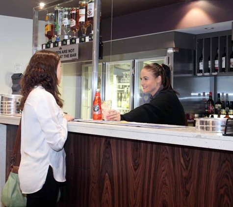 Shoalhaven Ex-Servicemen's Club - Nowra, NSW. Our friendly bar staff will make sure your thirst is quenched