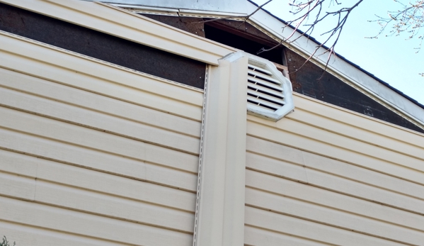 WynnTech Solutions - Indianapolis, IN. Siding Repairs (Before)