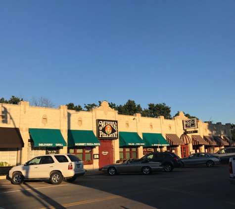 Minsky's Pizza Cafe Bar - Kansas City, MO