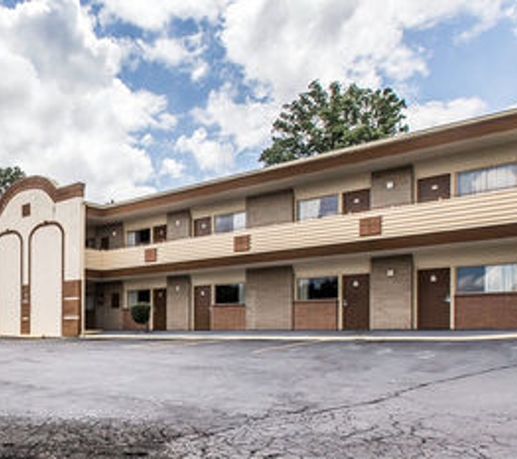 Econo Lodge - Macon, GA