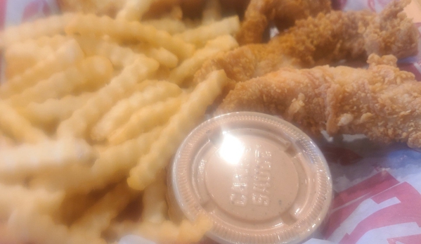 Raising Cane's Chicken Fingers - Vista, CA