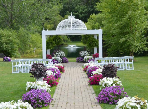 Apple Blossom Chapel and Gardens, LLC - Fennville, MI