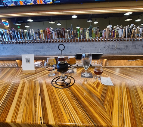 Uptown Kitchen + Taphouse - Rogers, AR