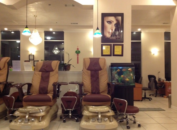 Classic Nails & Spa - The Colony, TX