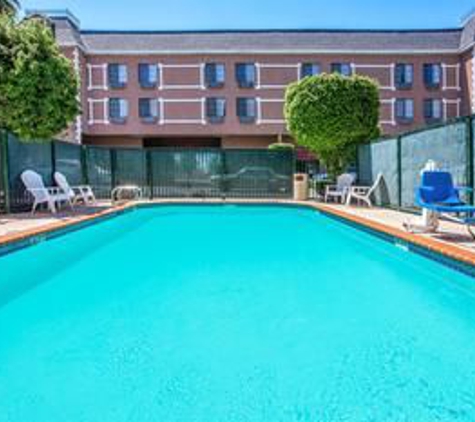 Ramada Inn #641 - Chatsworth, CA