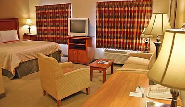 Country Inns & Suites - Redlands, CA