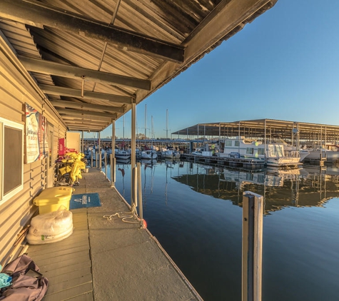 Captain's Cove Marina - Garland, TX