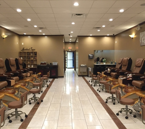 Star Nails Spa - Diberville, MS