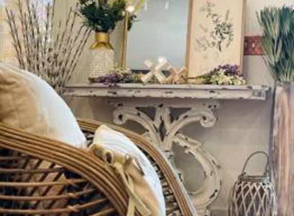 Lavender and Co Home Decor - Ladson, SC