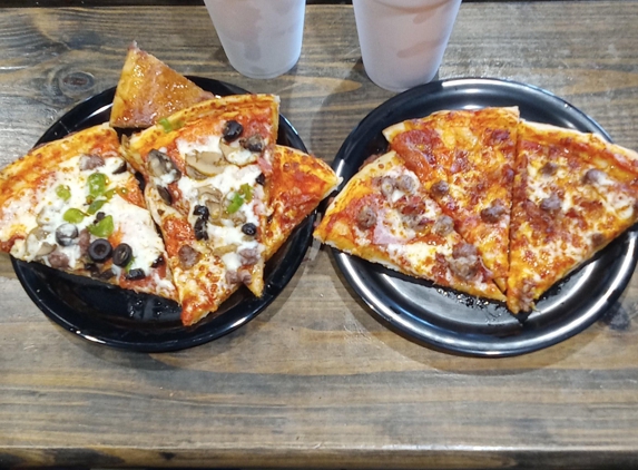 Johnny's Pizza House- - Bastrop, LA