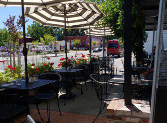 Park Place Restaurant - Lakeport, CA