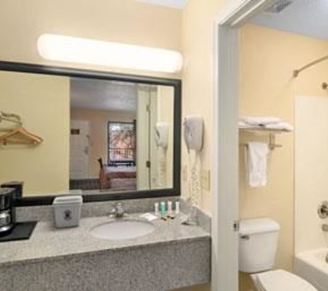 Super 8 by Wyndham Decatur/Lithonia/Atl Area - Decatur, GA