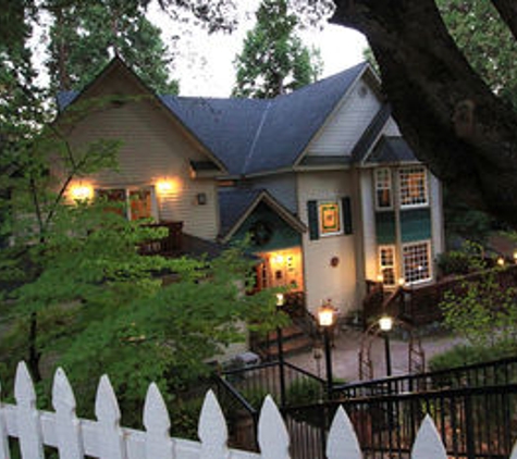 McCaffrey House Bed & Breakfast Inn - Twain Harte, CA